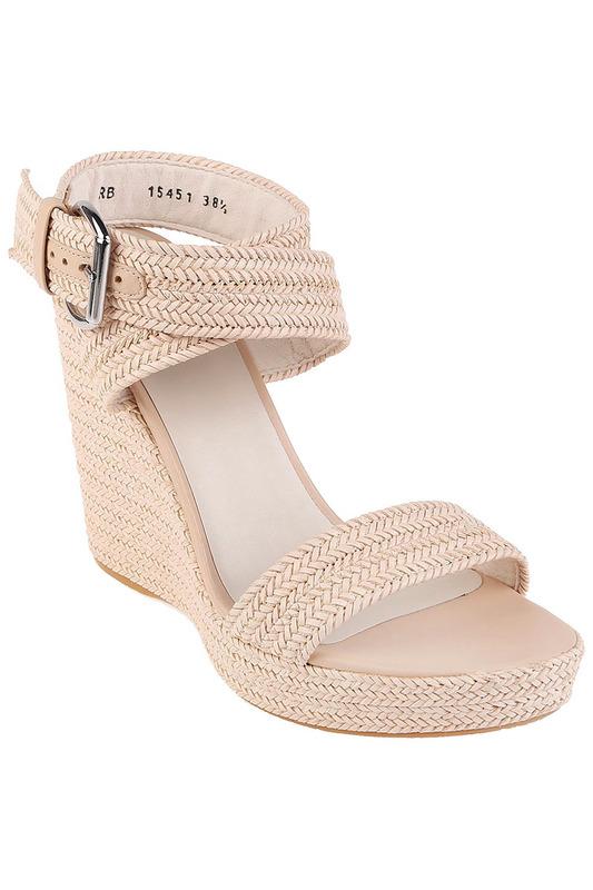 Босоножки Stuart Weitzman