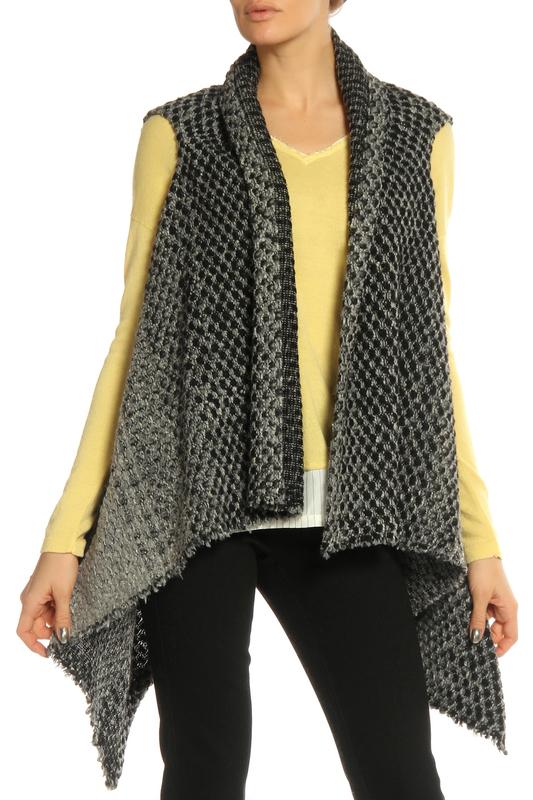 Футболка Beatrice. B