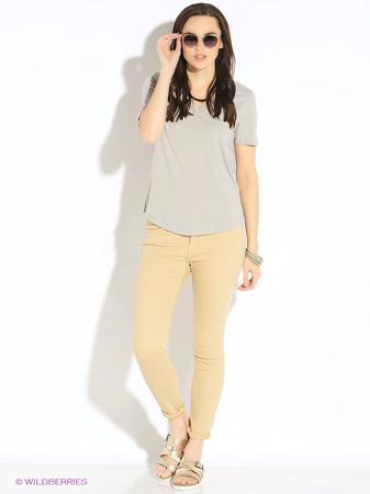 Футболка b.young