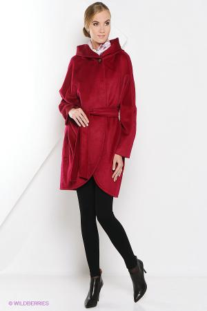 Пальто  - красный  цвет