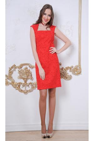 Платье  - красный  цвет