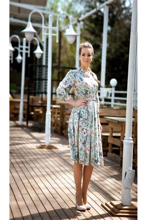 Платье  - светло-зеленый  цвет