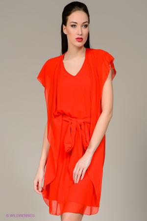 Платье  - красный  цвет