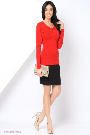 Блузка  - красный  цвет