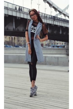 Жилет  -  цвет