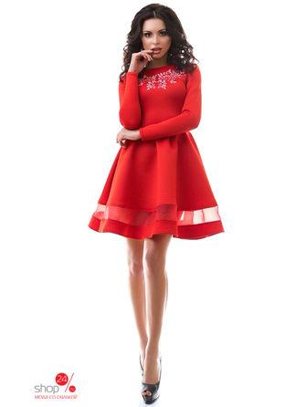 Платье  - красный цвет