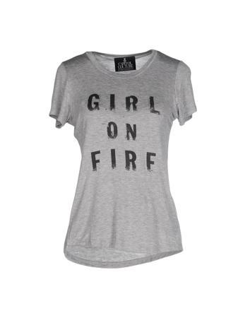 Футболка CAPITOL COUTURE by TRISH SUMMERVILLE