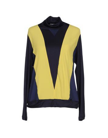 Футболка CARACTÈRE