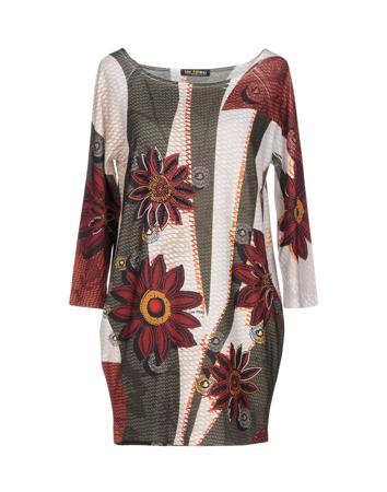 Футболка LES FILLES