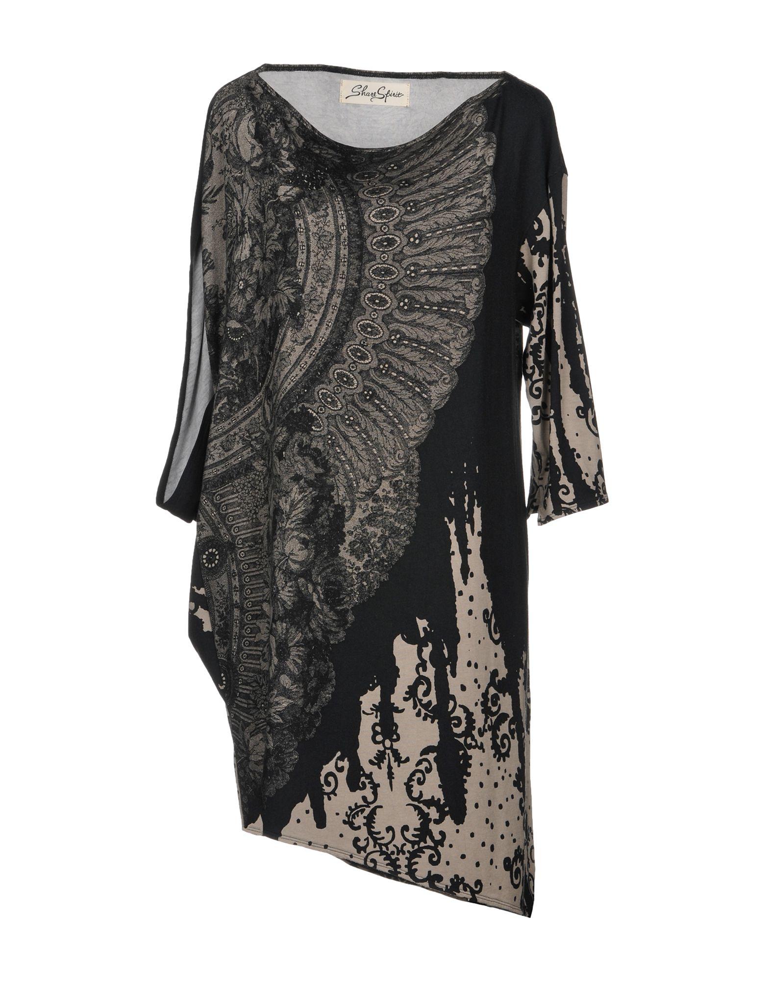 Футболка  - Черный цвет