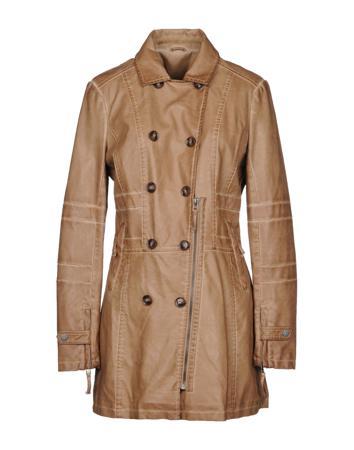 Пальто DIFFERENT