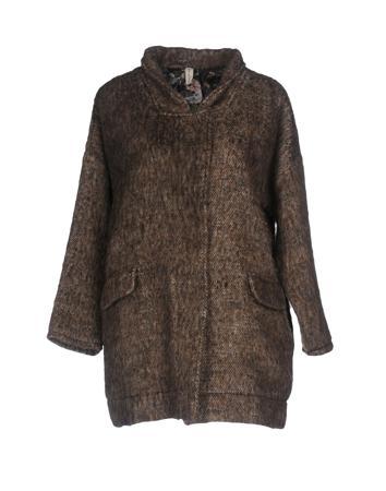 Пальто WETPAINT