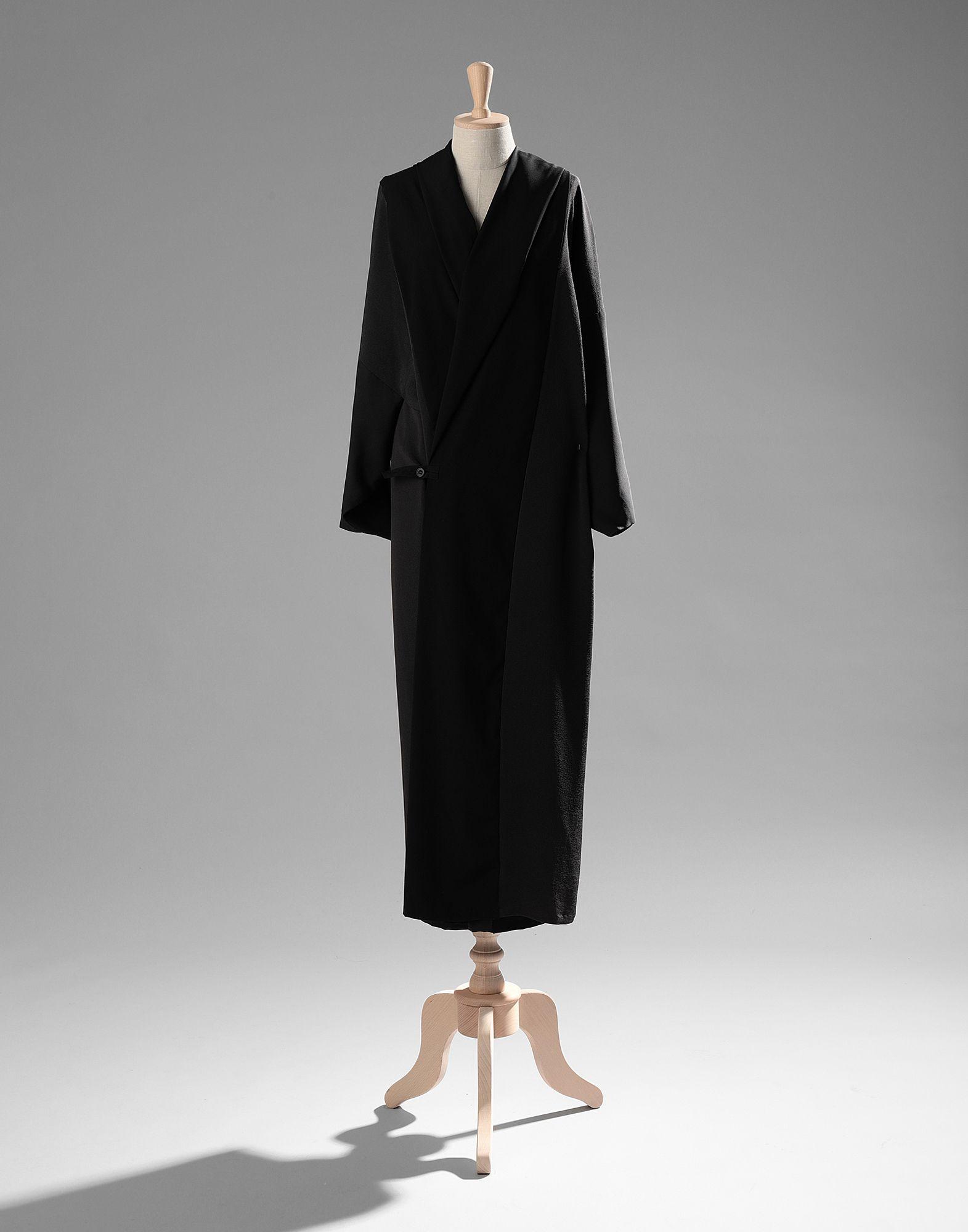 Пальто YOHJI YAMAMOTO