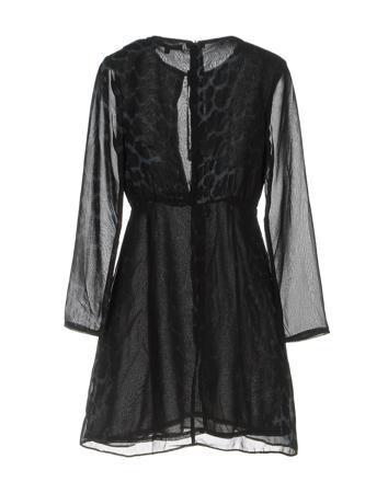 Платье WYLDR Платье WYLDR