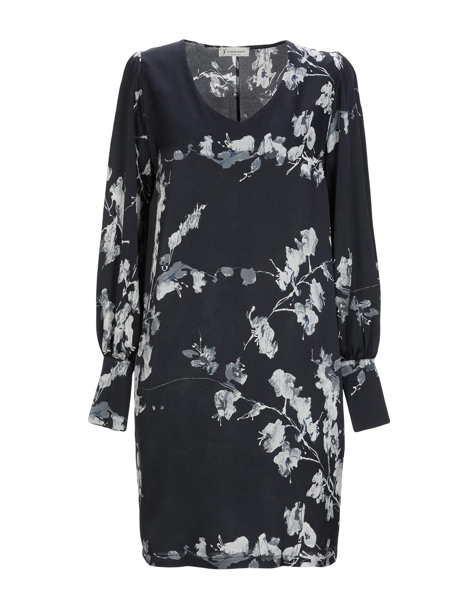 Короткое платье  - Черный цвет