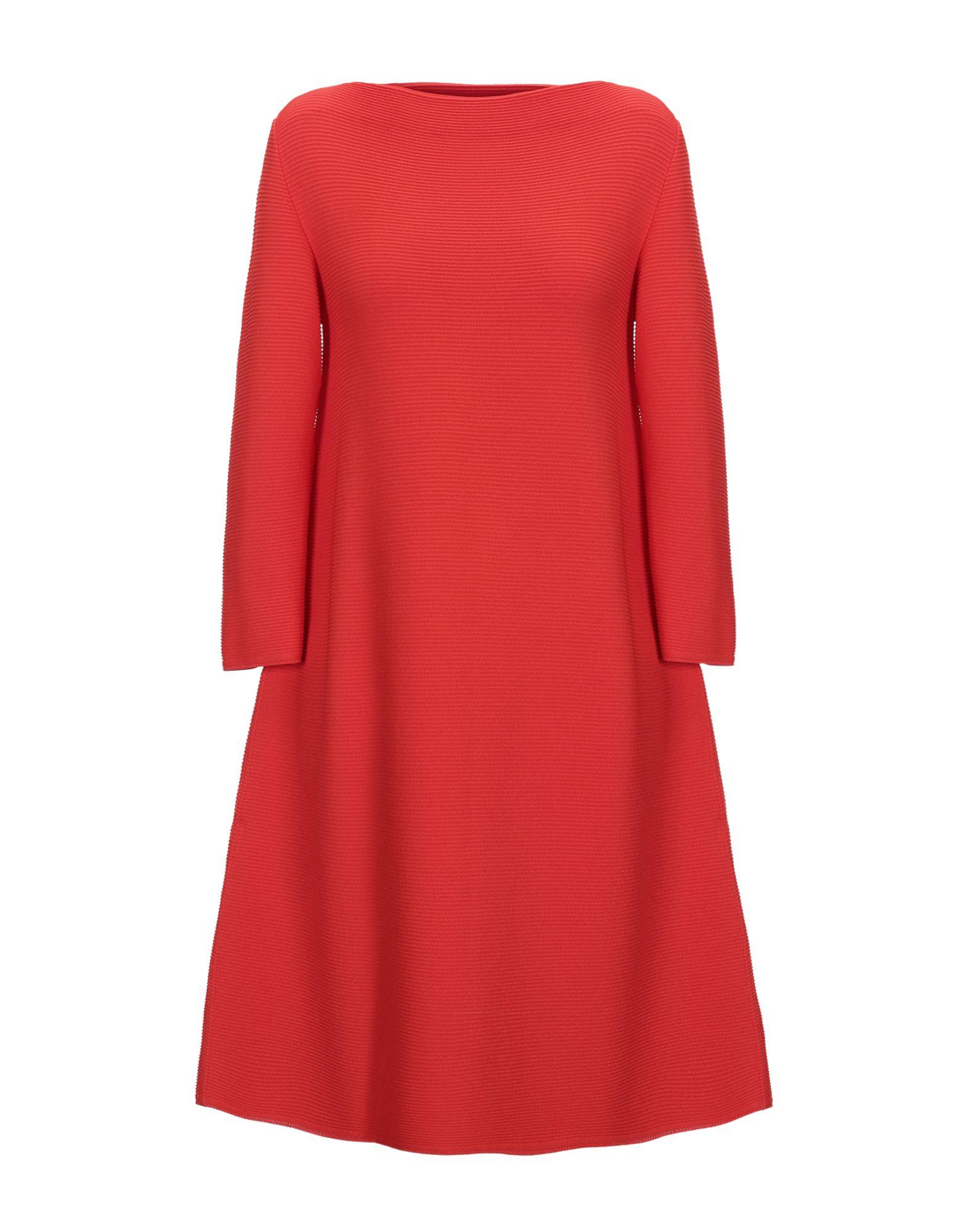 Платье до колена  - Красный цвет