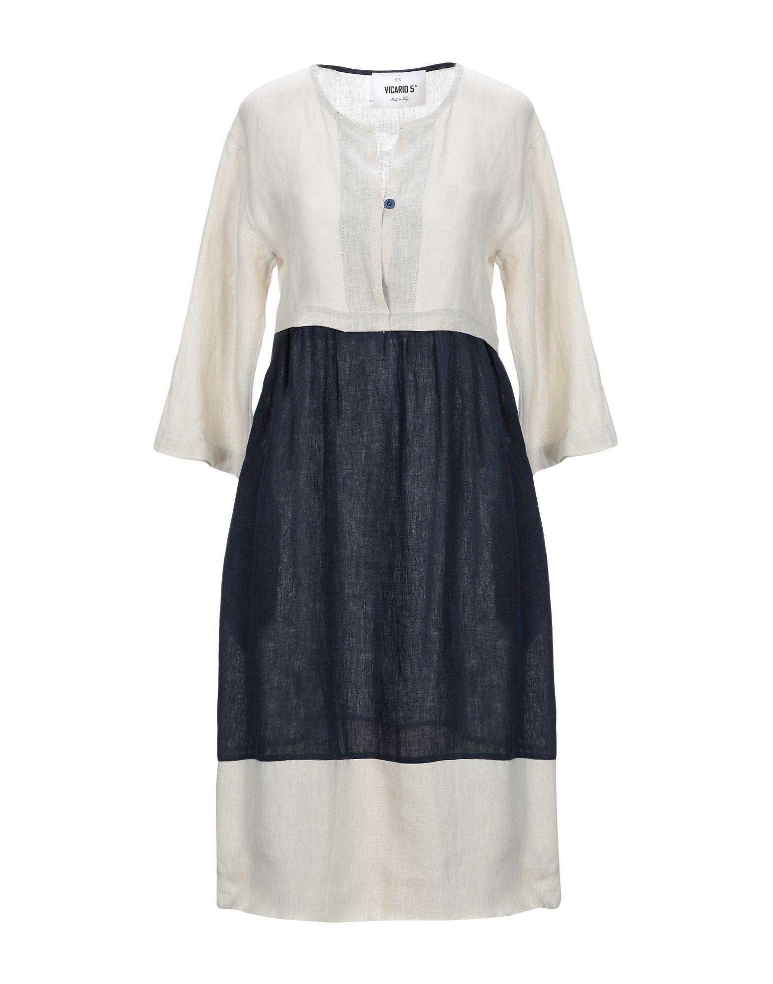 Короткое платье  - Белый цвет