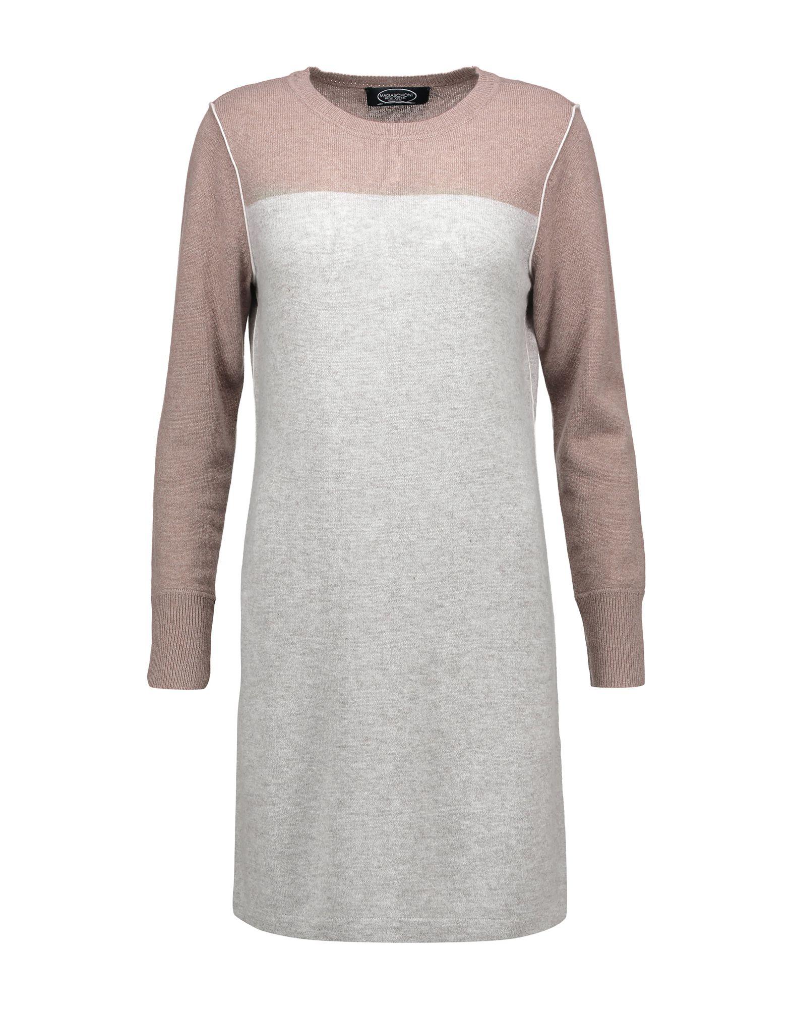 Короткое платье  - Серый цвет