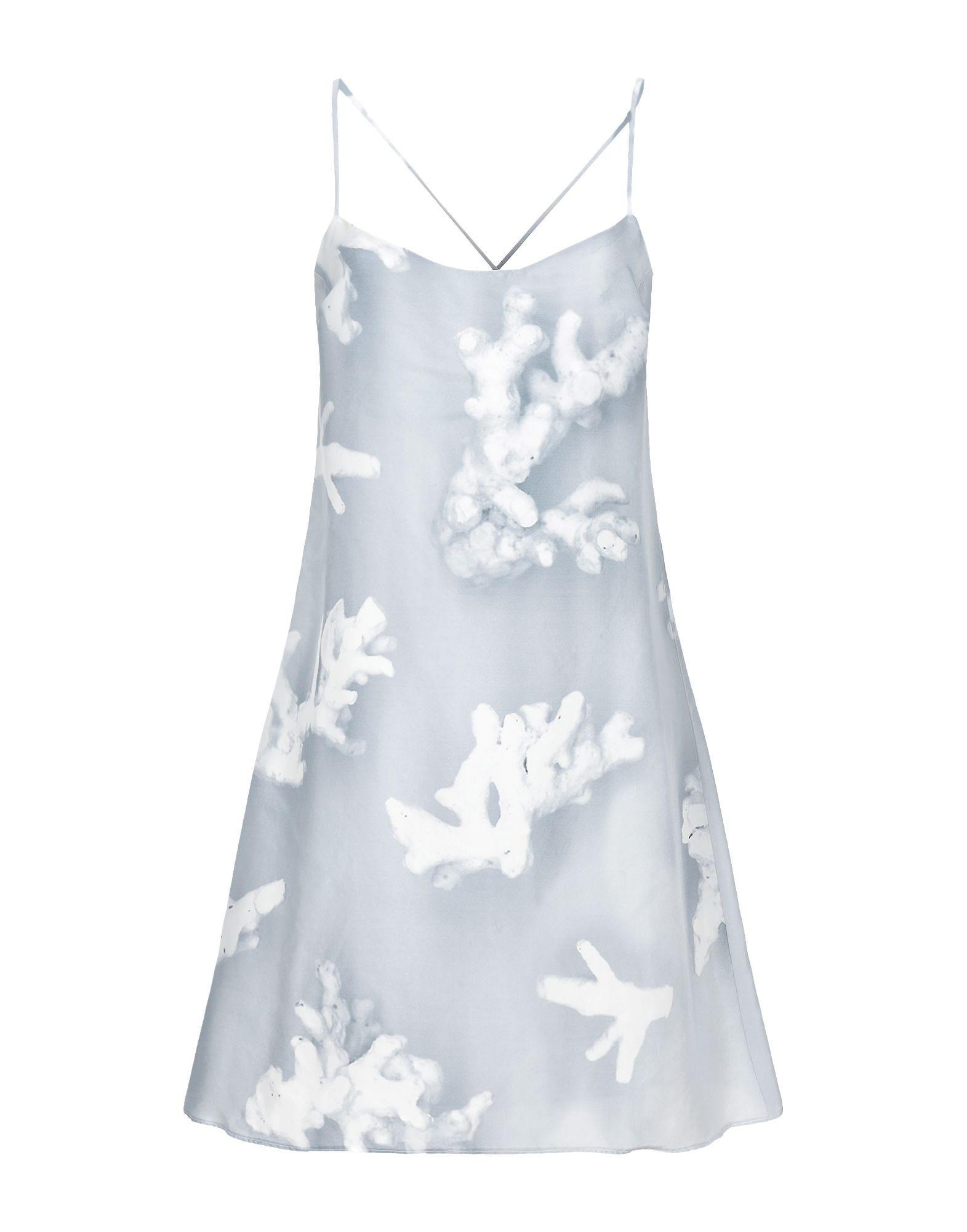 Короткое платье  - Серый цвет