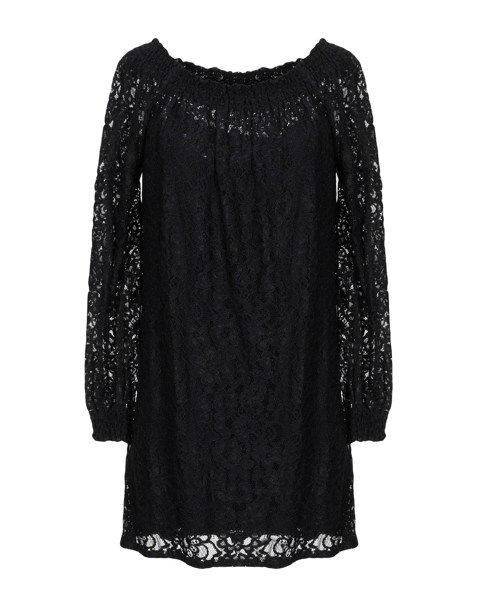 Короткое платье  - Черный цвет