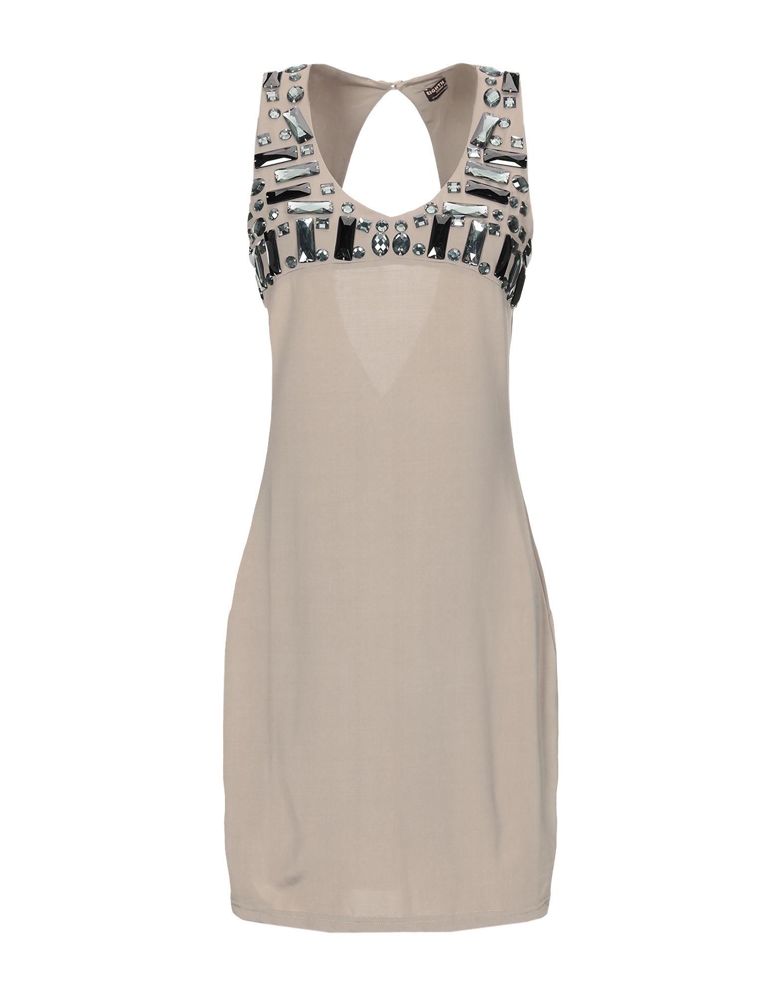 Короткое платье  - Зеленый цвет