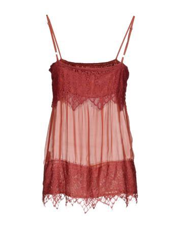 Топ RUE•8ISQUIT