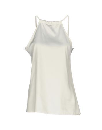 Топ RUE•8ISQUIT