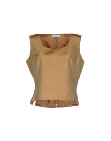 Топ PINUCCIA BOTONDI