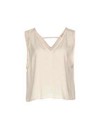 Топ RUE•8ISQUIT