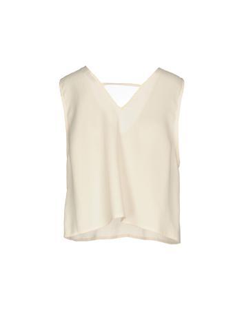 Топ RUE•8ISQUIT