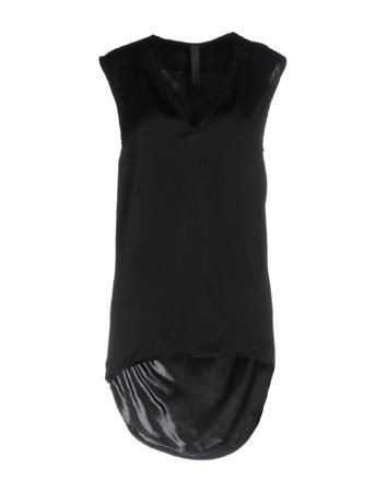 Топ ILARIA NISTRI