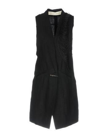 Топ ISABEL BENENATO