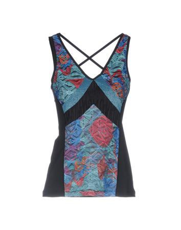 Топ CUSTO BARCELONA