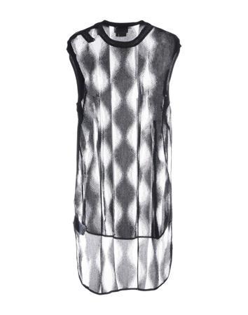 Топ DKNY