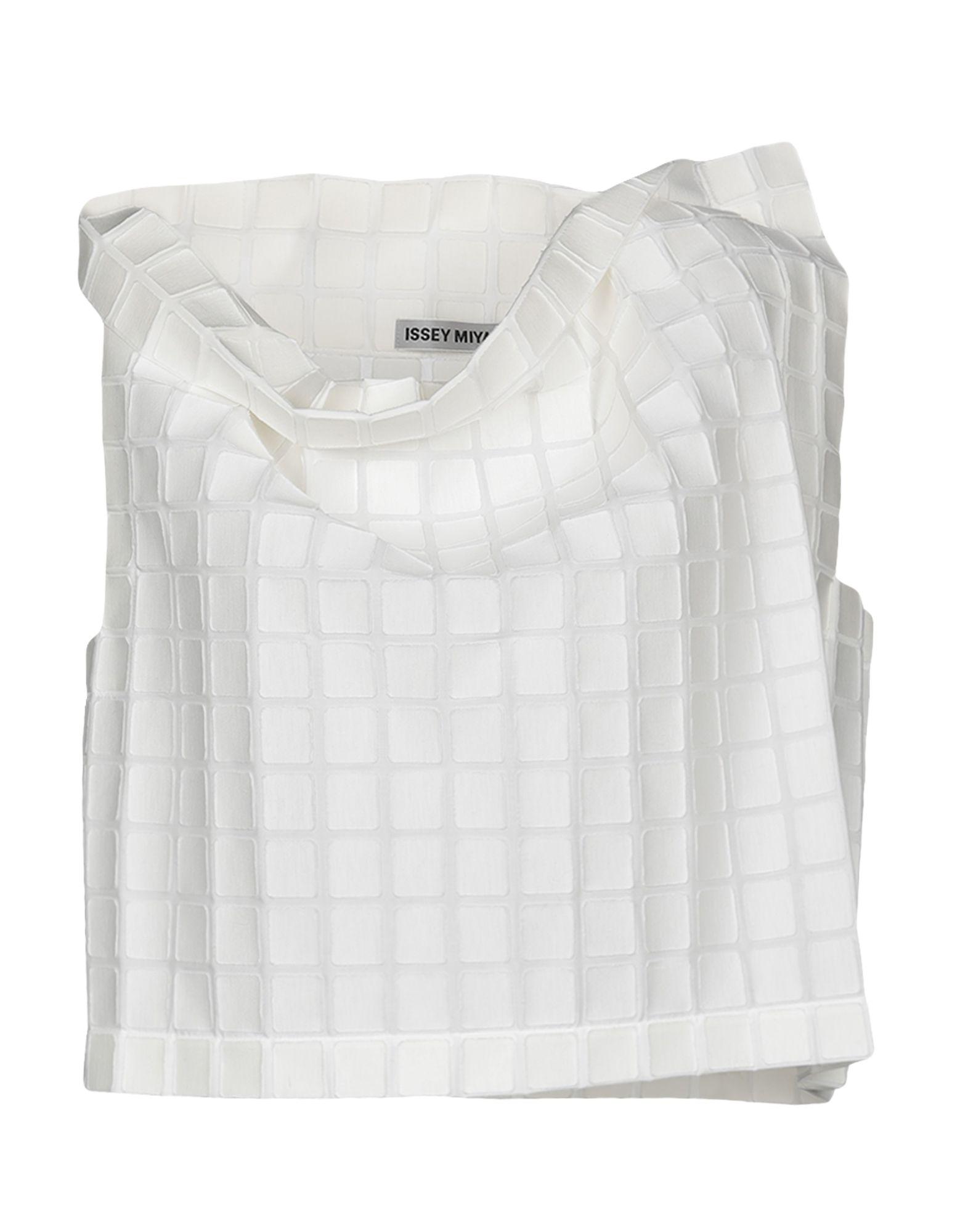 Топ ISSEY MIYAKE