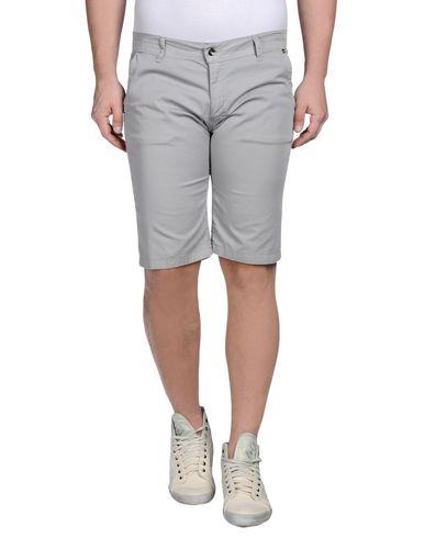 Бермуды  -  цвет