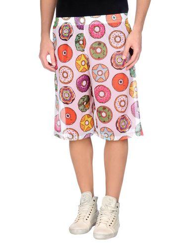 Бермуды  -  цвет