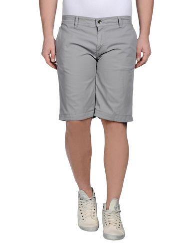 Бермуды  -  цвет