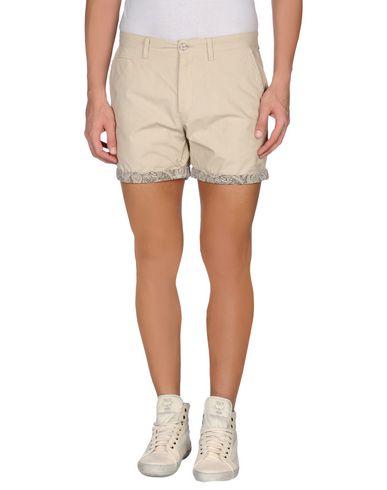 Бермуды  -  цвет