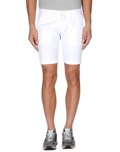 Бермуды  -  цвет