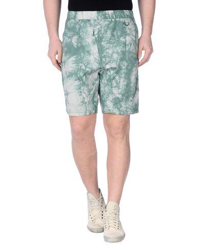 Бермуды  -  цвет