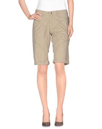 Бермуды  -  цвет