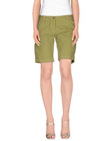 Бермуды  -  цвет