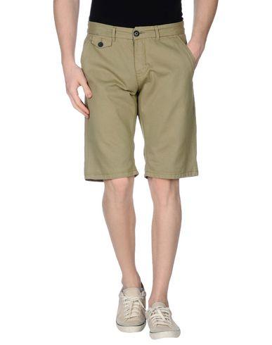 Бермуды  -  цвет