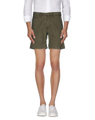 Бермуды  -  цвет