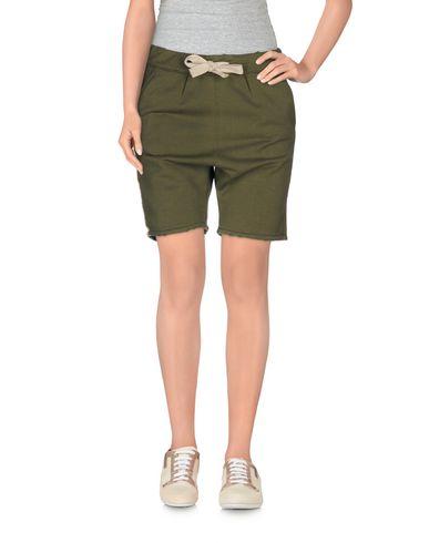 Бермуды  -  цвет