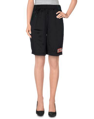 Бермуды  -  цвет