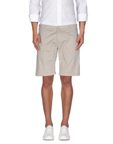 Бермуды  -  цвет