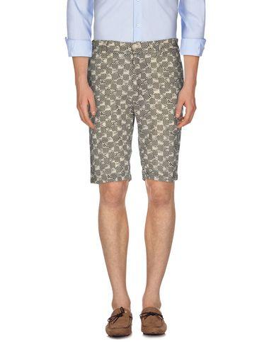 Бермуды  -  цвет