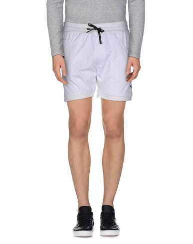 Бермуды  -  цвет